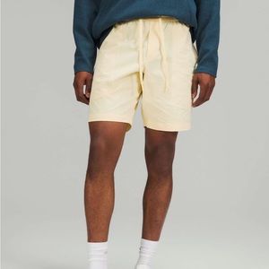 Lululemon bowline shorts 8” - lemon chiffon